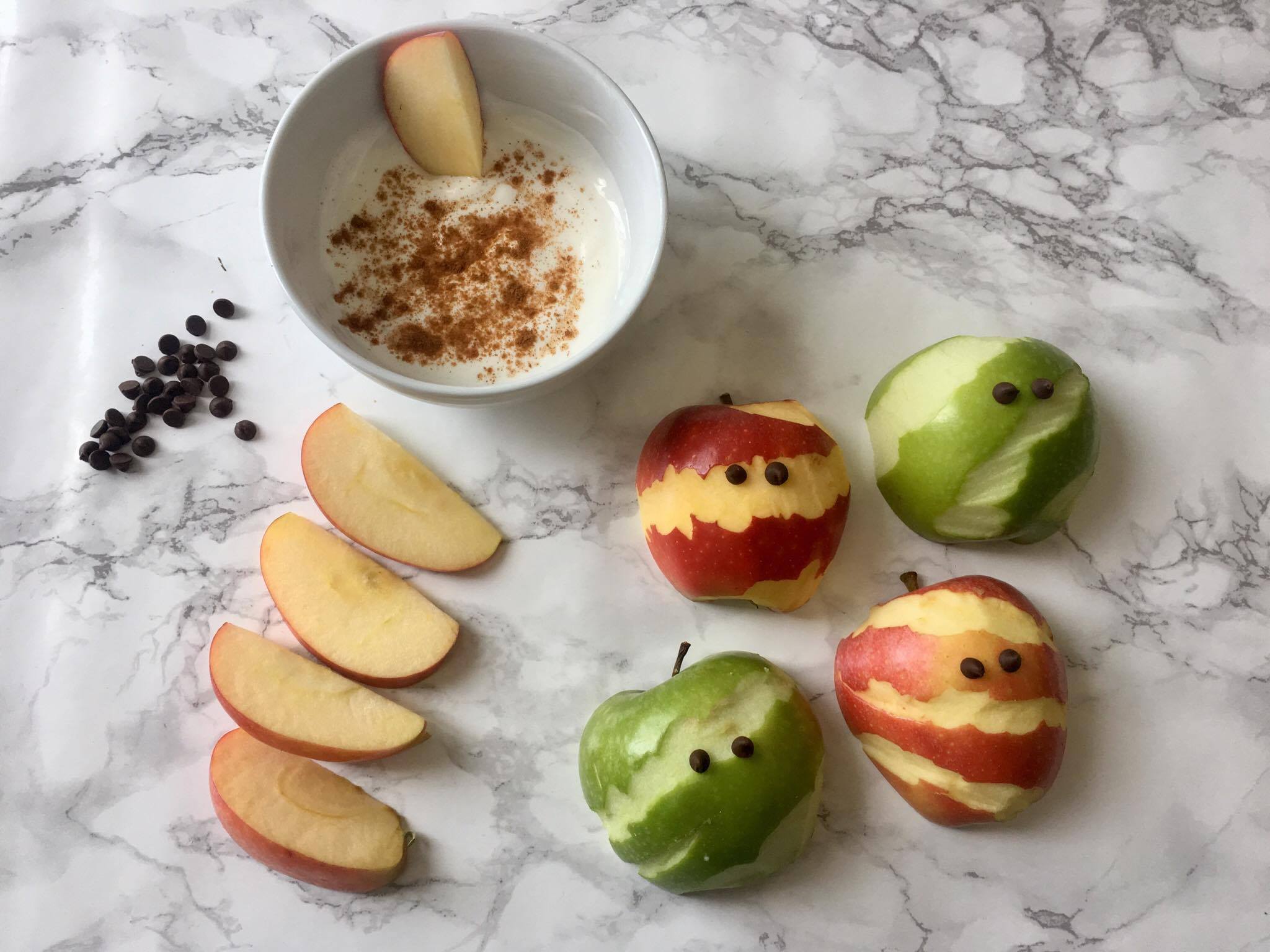 YUMMY MUMMY APPLES